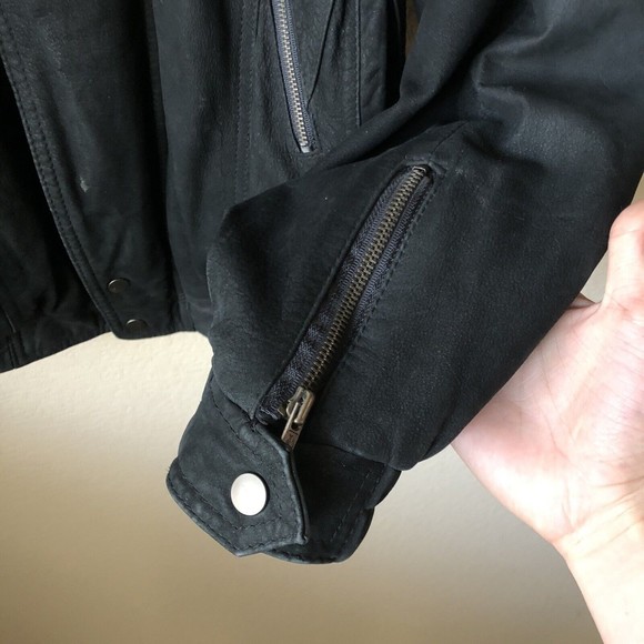 Vintage 90’s Wilson's Adventure Bound Faded Black Leather Jacket Size M Moto EUC - Picture 2 of 7